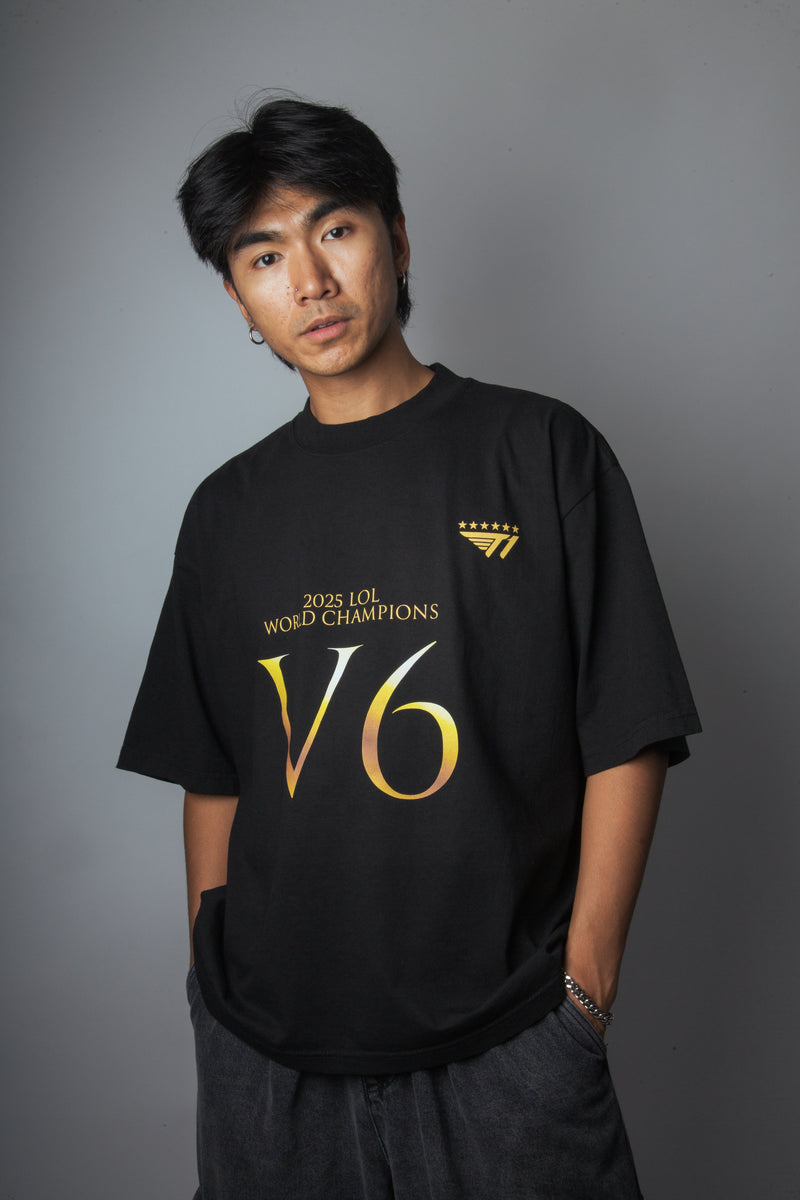 T1 2025 World Champions V6 Drop Shoulder T-Shirt- Black